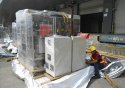 北京設(shè)備搬遷在進(jìn)行精密儀器包裝